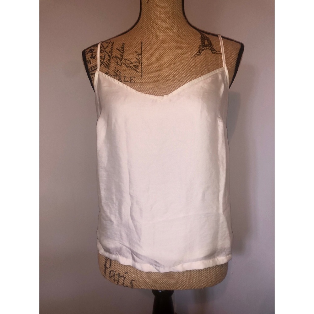 Women’s tank with a scoop back